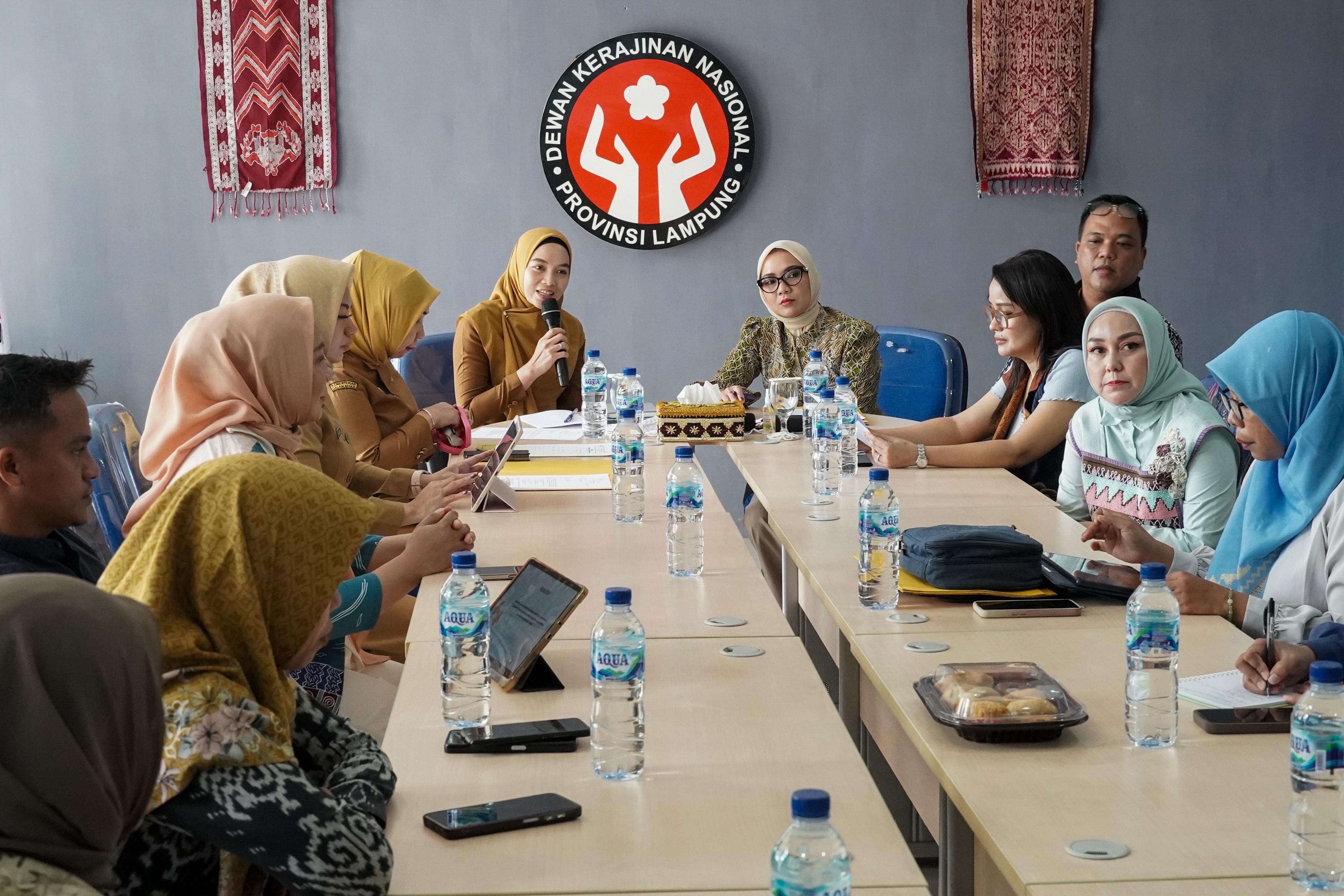 Dekranasda Provinsi Lampung Dorong Promosi dan Inovasi Produk Tapis